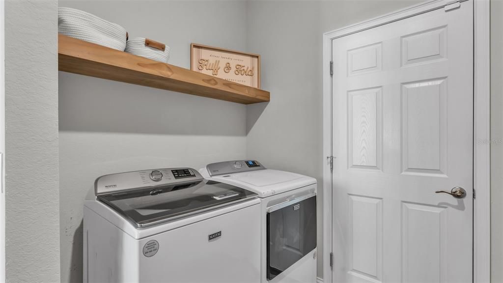 For Sale: $560,000 (4 beds, 3 baths, 2566 Square Feet)