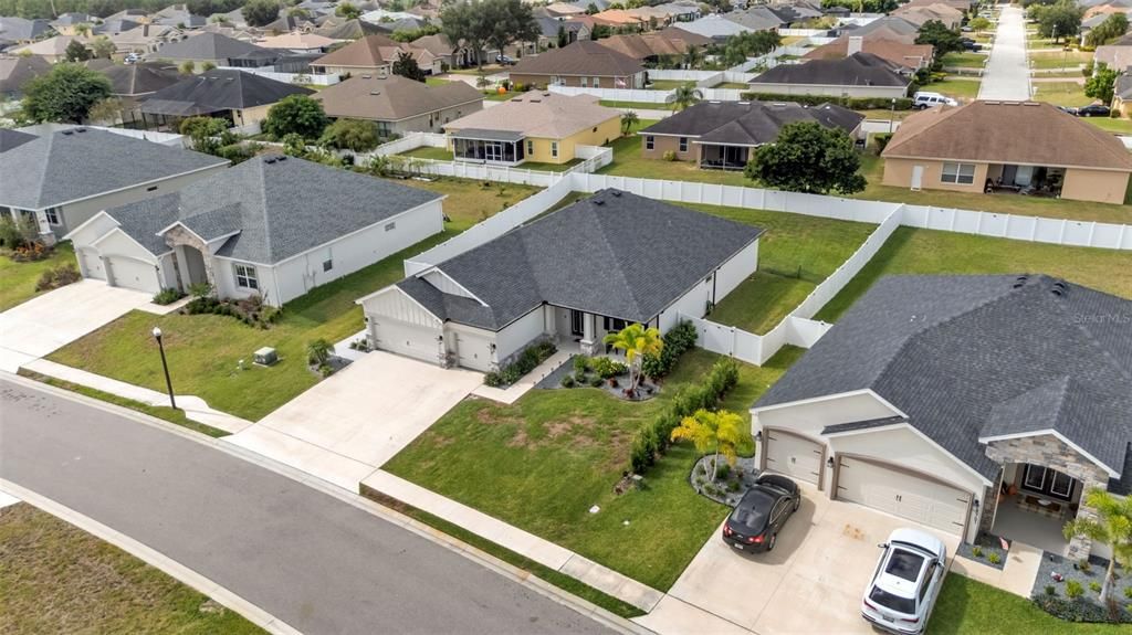 For Sale: $560,000 (4 beds, 3 baths, 2566 Square Feet)