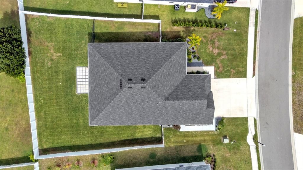 For Sale: $560,000 (4 beds, 3 baths, 2566 Square Feet)