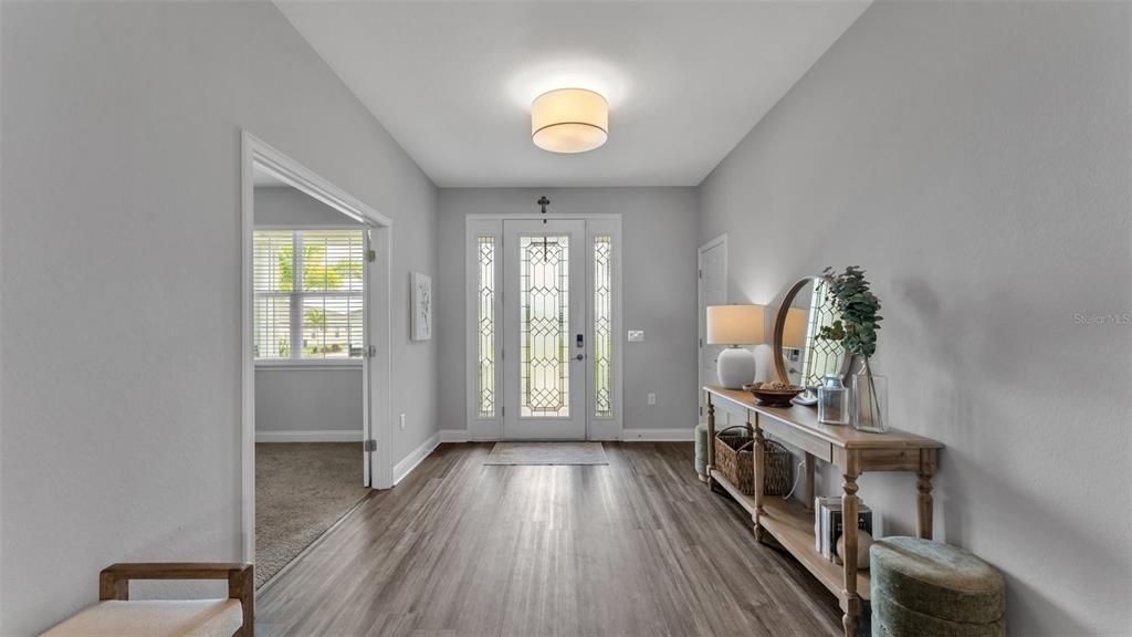 For Sale: $560,000 (4 beds, 3 baths, 2566 Square Feet)