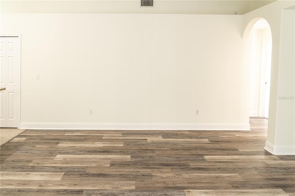 Active With Contract: $474,990 (4 beds, 2 baths, 2098 Square Feet)