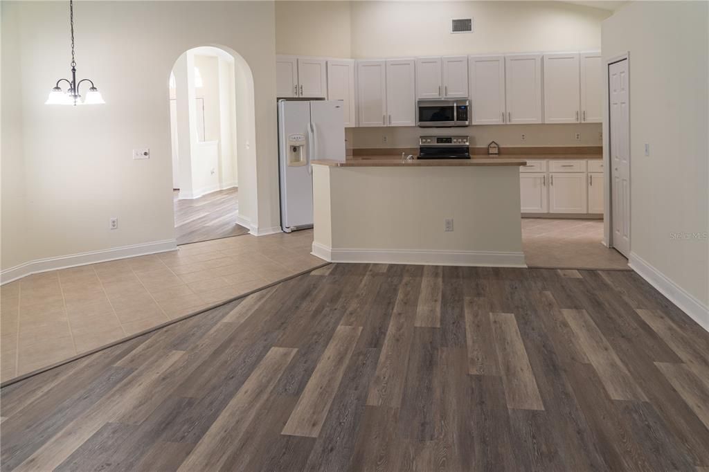 Active With Contract: $474,990 (4 beds, 2 baths, 2098 Square Feet)