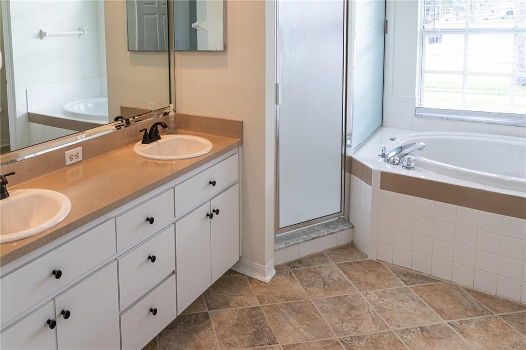 Active With Contract: $474,990 (4 beds, 2 baths, 2098 Square Feet)