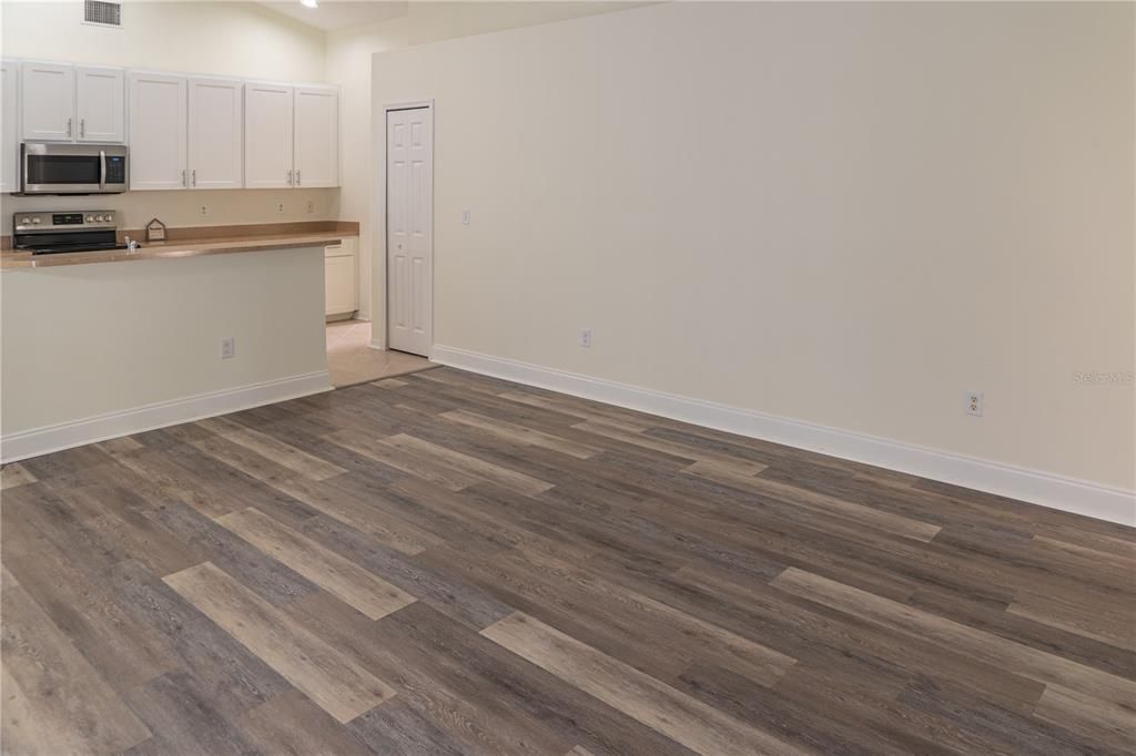 Active With Contract: $474,990 (4 beds, 2 baths, 2098 Square Feet)