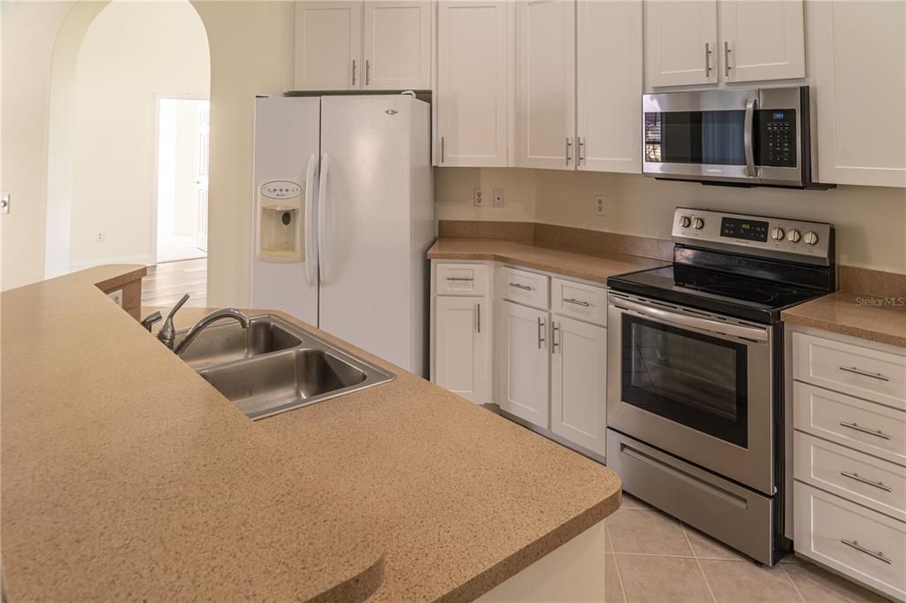 Active With Contract: $474,990 (4 beds, 2 baths, 2098 Square Feet)