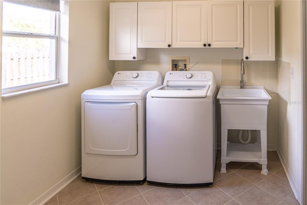 Active With Contract: $474,990 (4 beds, 2 baths, 2098 Square Feet)