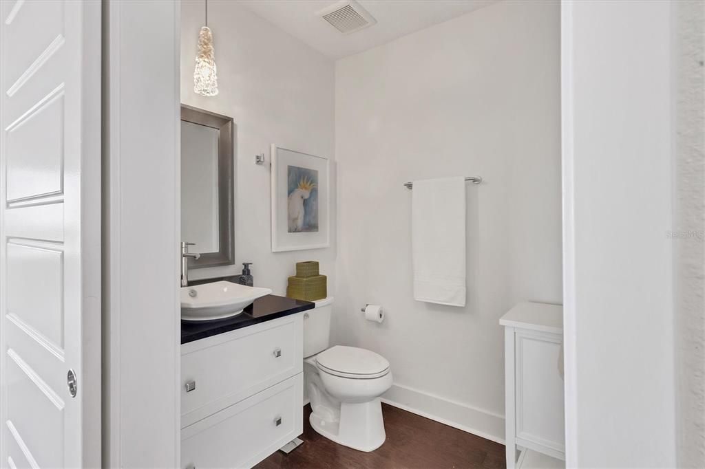 Active With Contract: $1,000,000 (3 beds, 2 baths, 2306 Square Feet)