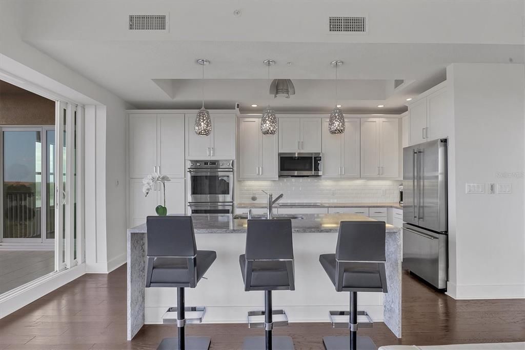 Active With Contract: $1,000,000 (3 beds, 2 baths, 2306 Square Feet)