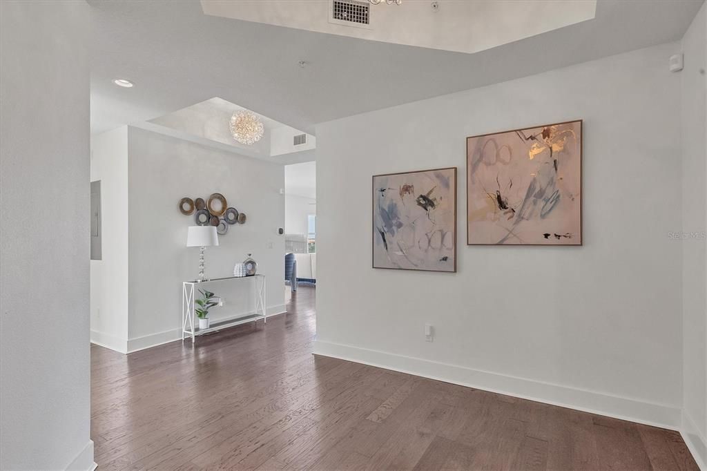 Active With Contract: $1,000,000 (3 beds, 2 baths, 2306 Square Feet)