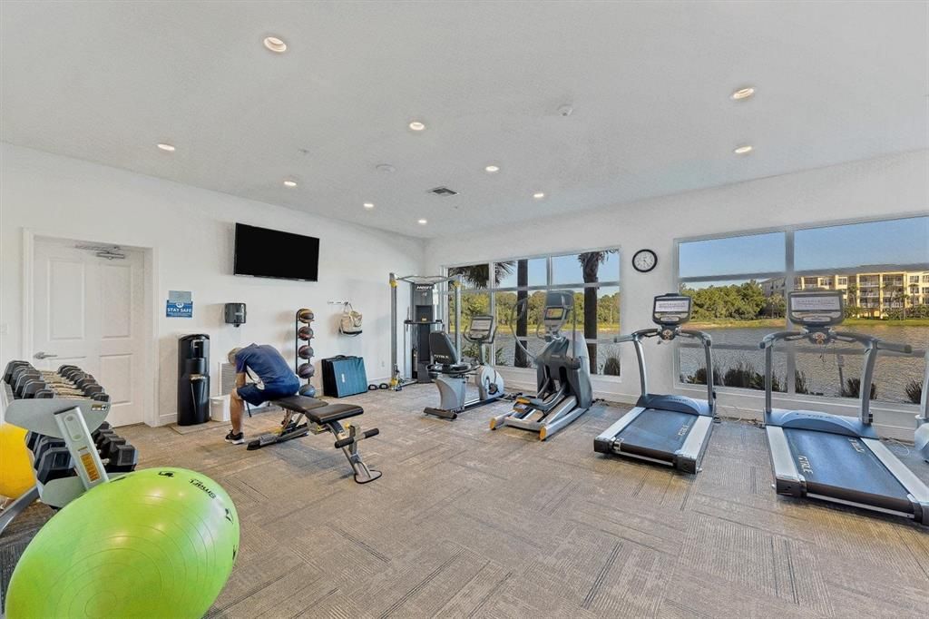 Active With Contract: $1,000,000 (3 beds, 2 baths, 2306 Square Feet)