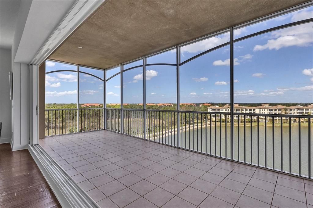 Active With Contract: $1,000,000 (3 beds, 2 baths, 2306 Square Feet)