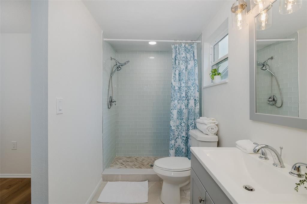 For Sale: $269,900 (3 beds, 2 baths, 1282 Square Feet)