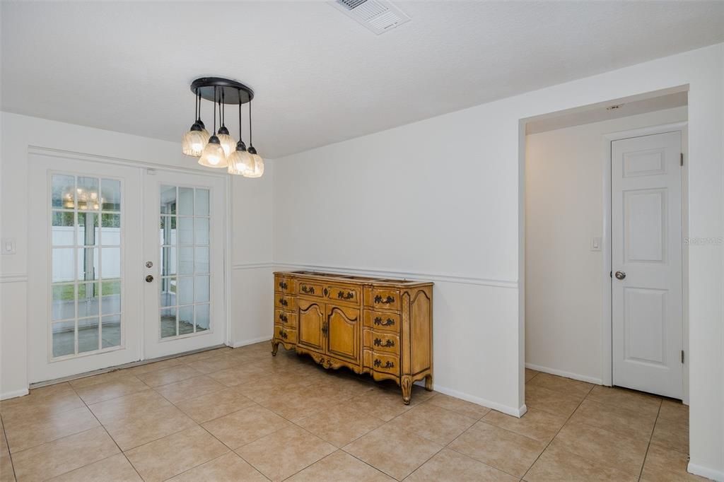 For Sale: $269,900 (3 beds, 2 baths, 1282 Square Feet)