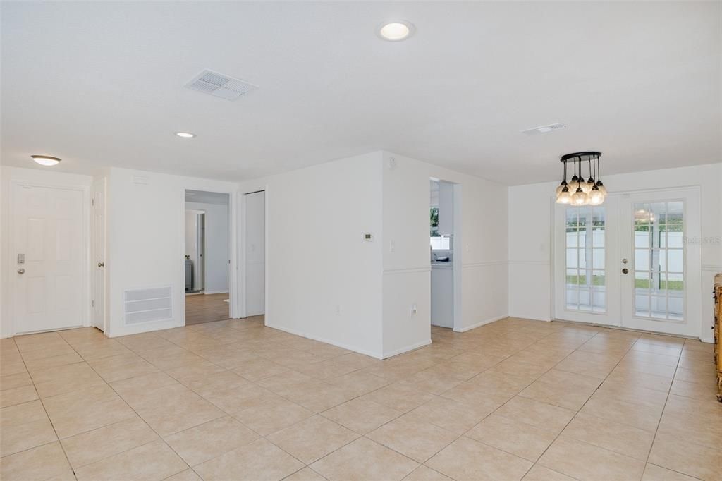 For Sale: $269,900 (3 beds, 2 baths, 1282 Square Feet)