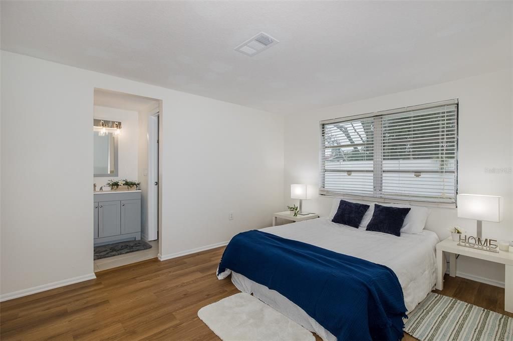 For Sale: $269,900 (3 beds, 2 baths, 1282 Square Feet)