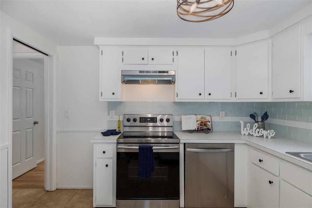 For Sale: $269,900 (3 beds, 2 baths, 1282 Square Feet)