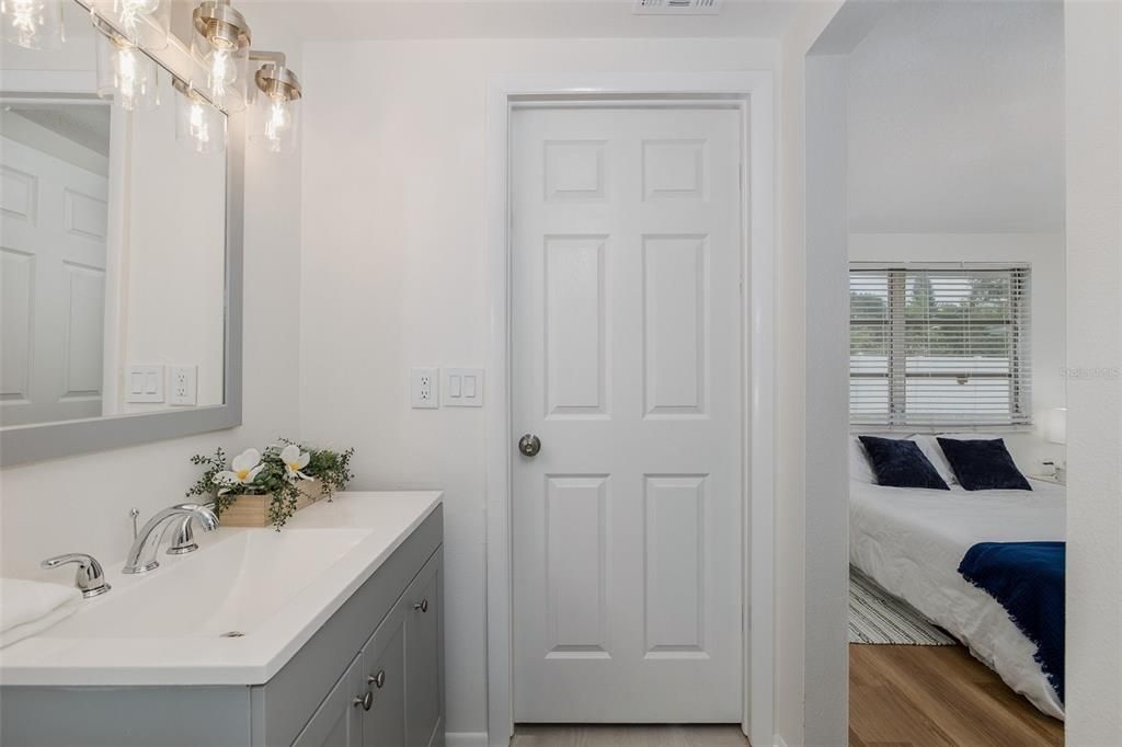 For Sale: $269,900 (3 beds, 2 baths, 1282 Square Feet)