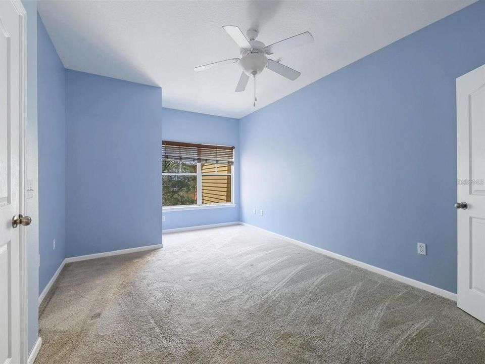 Active With Contract: $265,000 (2 beds, 1 baths, 978 Square Feet)