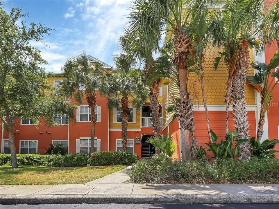 Active With Contract: $265,000 (2 beds, 1 baths, 978 Square Feet)