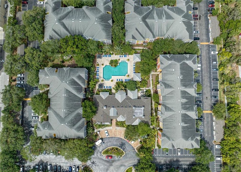 Active With Contract: $265,000 (2 beds, 1 baths, 978 Square Feet)