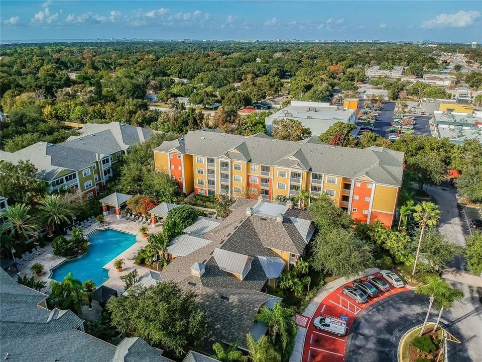 Active With Contract: $265,000 (2 beds, 1 baths, 978 Square Feet)