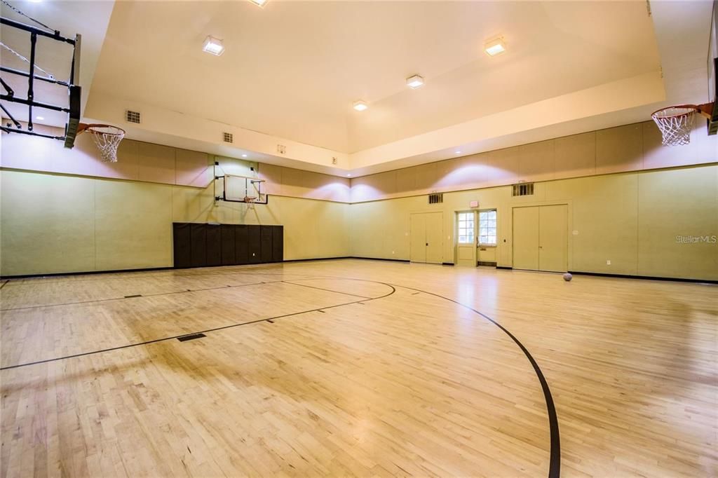 Active With Contract: $265,000 (2 beds, 1 baths, 978 Square Feet)