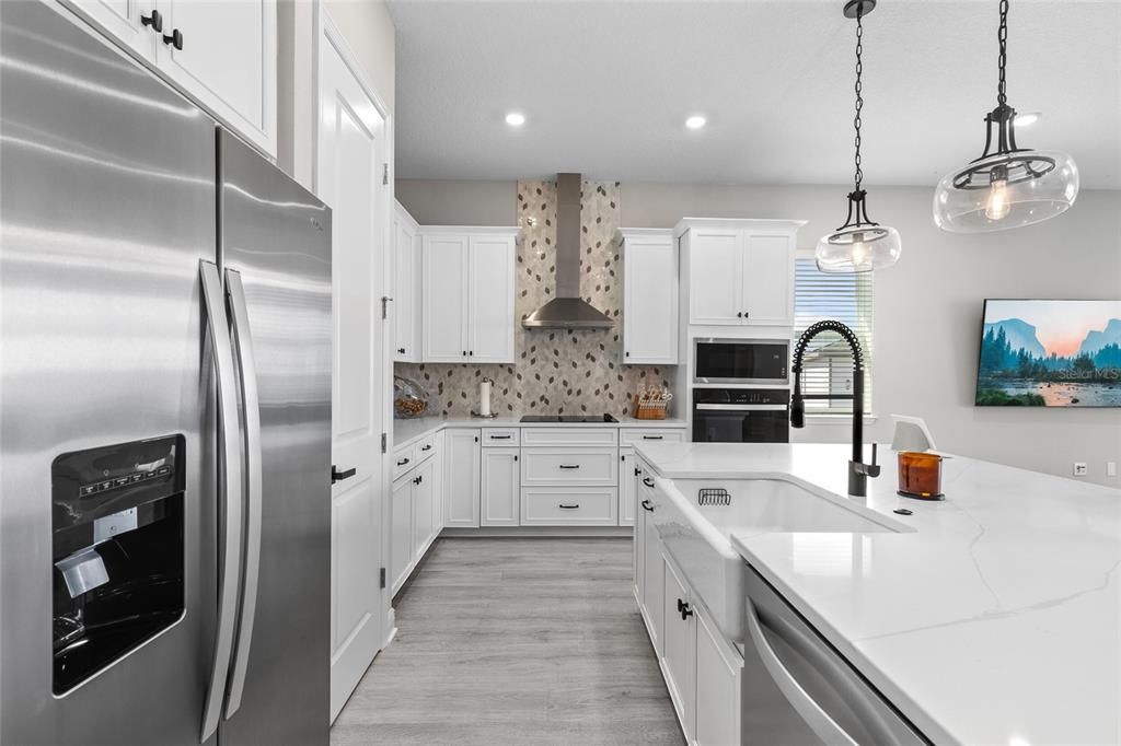 待售: $695,000 (4 贝兹, 2 浴室, 2906 平方英尺)