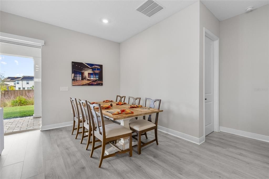 待售: $695,000 (4 贝兹, 2 浴室, 2906 平方英尺)