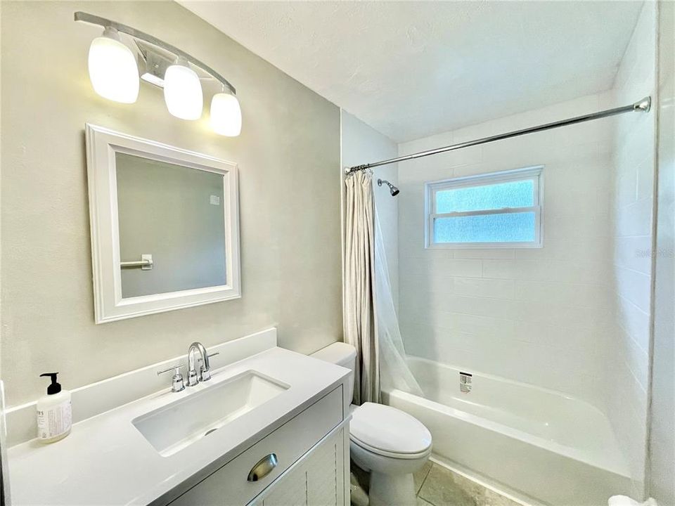 待售: $349,900 (4 贝兹, 3 浴室, 1652 平方英尺)