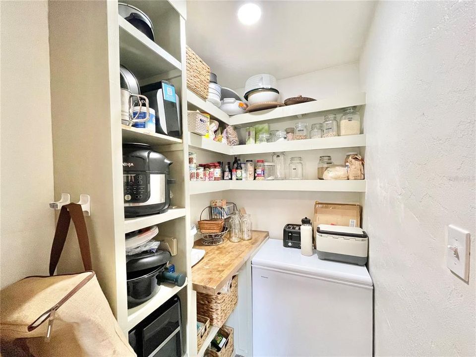 待售: $349,900 (4 贝兹, 3 浴室, 1652 平方英尺)