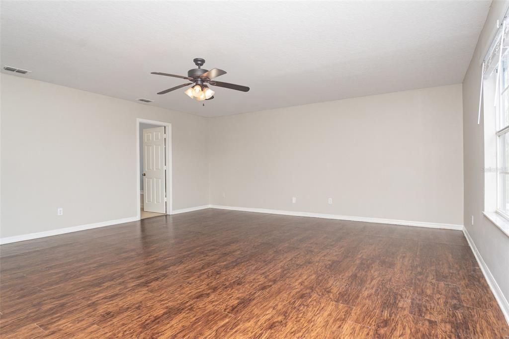 待售: $449,900 (4 贝兹, 2 浴室, 2586 平方英尺)