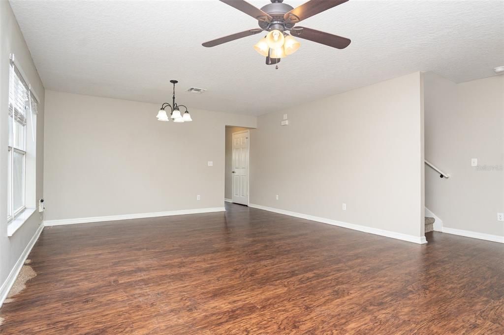 待售: $449,900 (4 贝兹, 2 浴室, 2586 平方英尺)