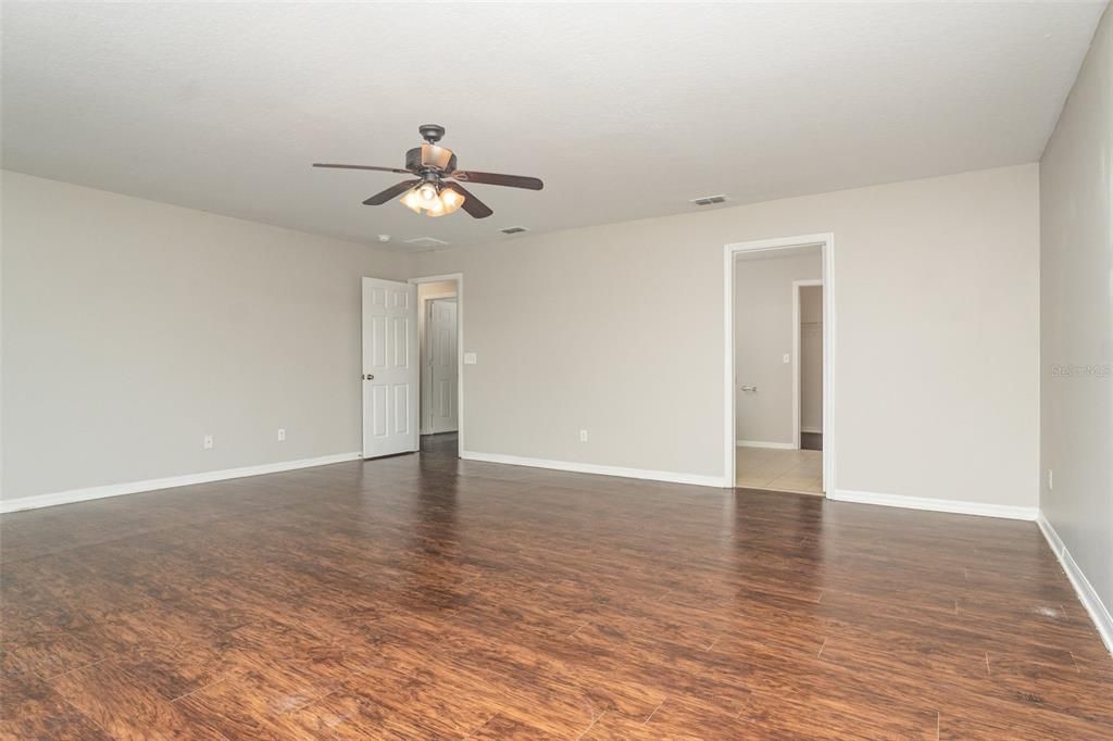 待售: $449,900 (4 贝兹, 2 浴室, 2586 平方英尺)