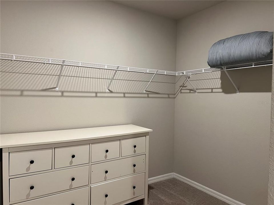 Под контрактом: $2,990 (4 спален, 2 ванн, 1678 Квадратных фут)