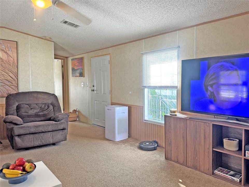 На продажу: $89,900 (2 спален, 2 ванн, 840 Квадратных фут)