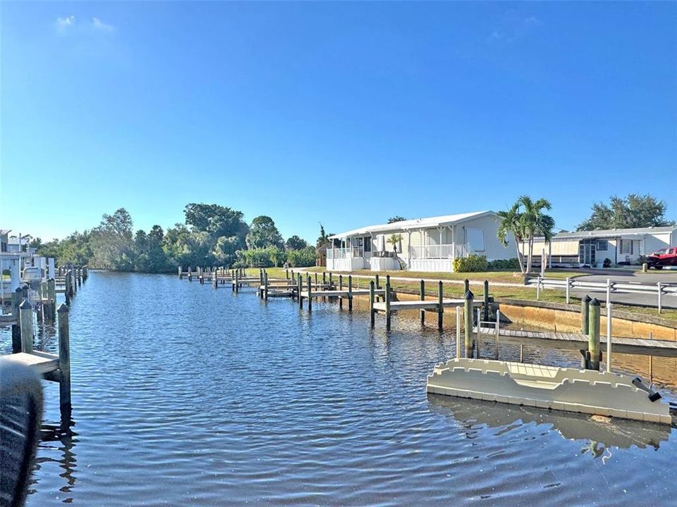 На продажу: $89,900 (2 спален, 2 ванн, 840 Квадратных фут)