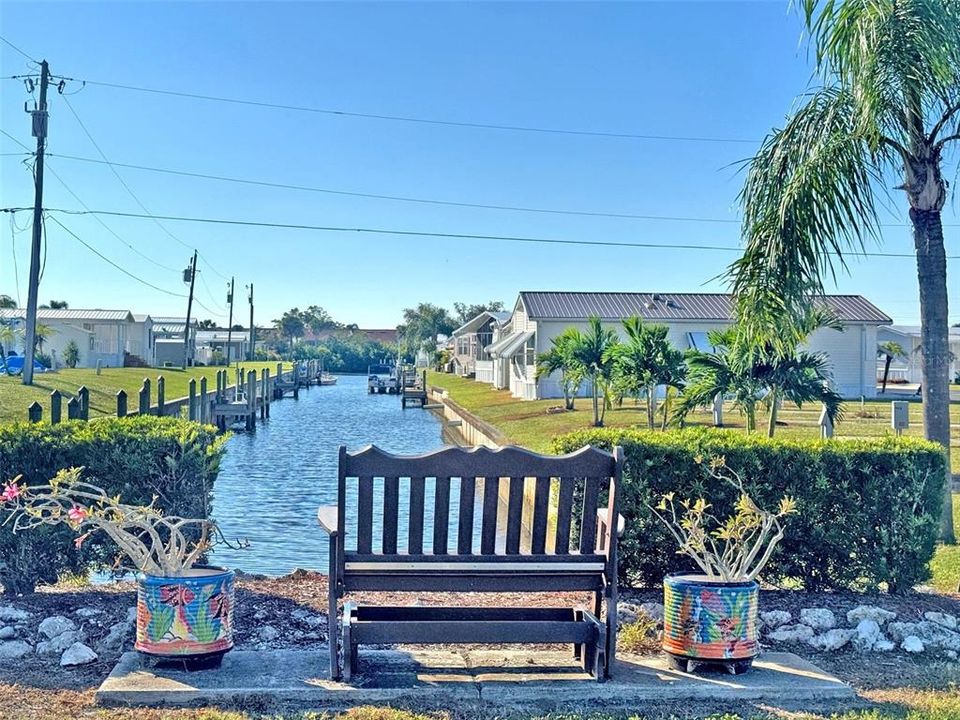 На продажу: $89,900 (2 спален, 2 ванн, 840 Квадратных фут)