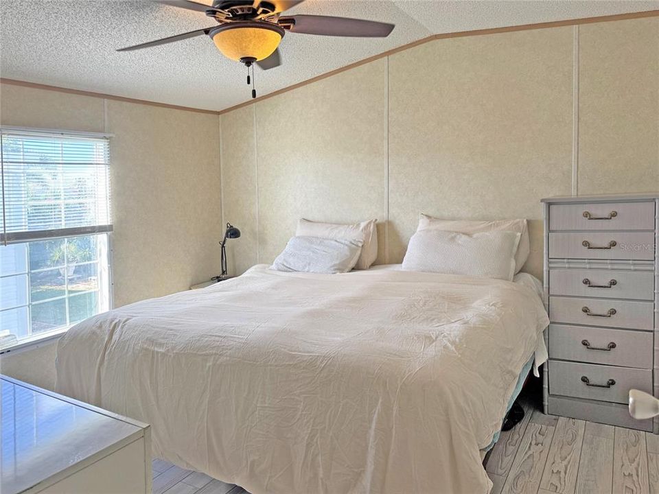 На продажу: $89,900 (2 спален, 2 ванн, 840 Квадратных фут)