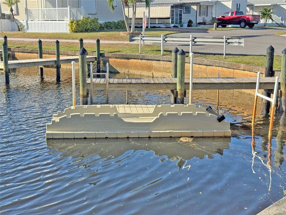 На продажу: $89,900 (2 спален, 2 ванн, 840 Квадратных фут)