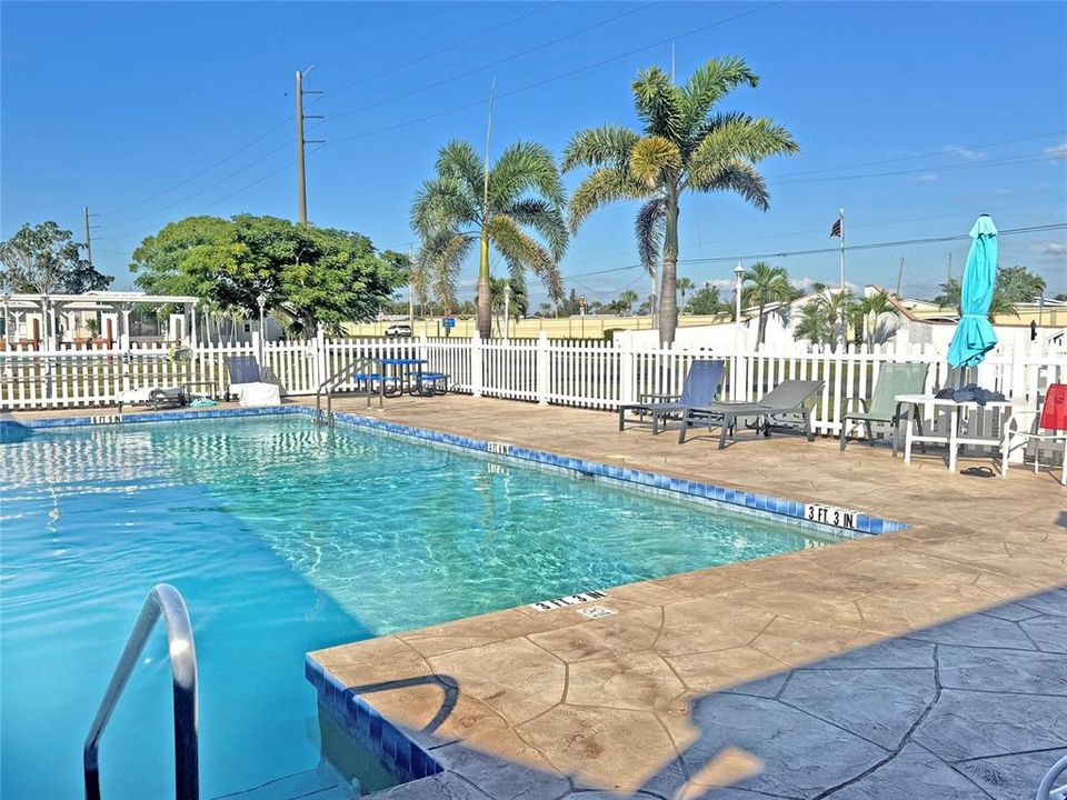 На продажу: $89,900 (2 спален, 2 ванн, 840 Квадратных фут)