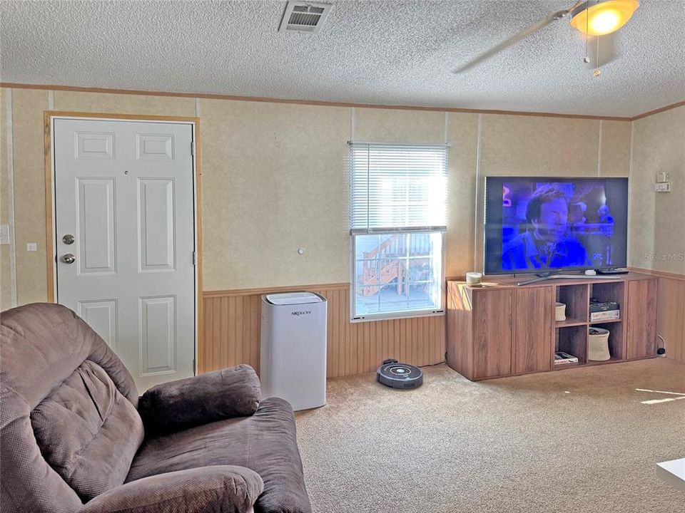 На продажу: $89,900 (2 спален, 2 ванн, 840 Квадратных фут)