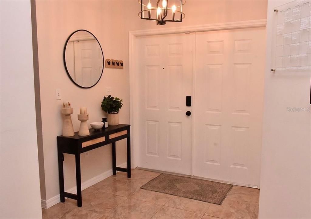 合同活跃: $499,999 (3 贝兹, 2 浴室, 1224 平方英尺)