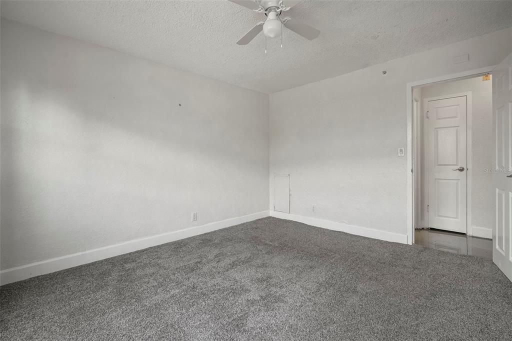 For Sale: $76,900 (1 beds, 1 baths, 708 Square Feet)