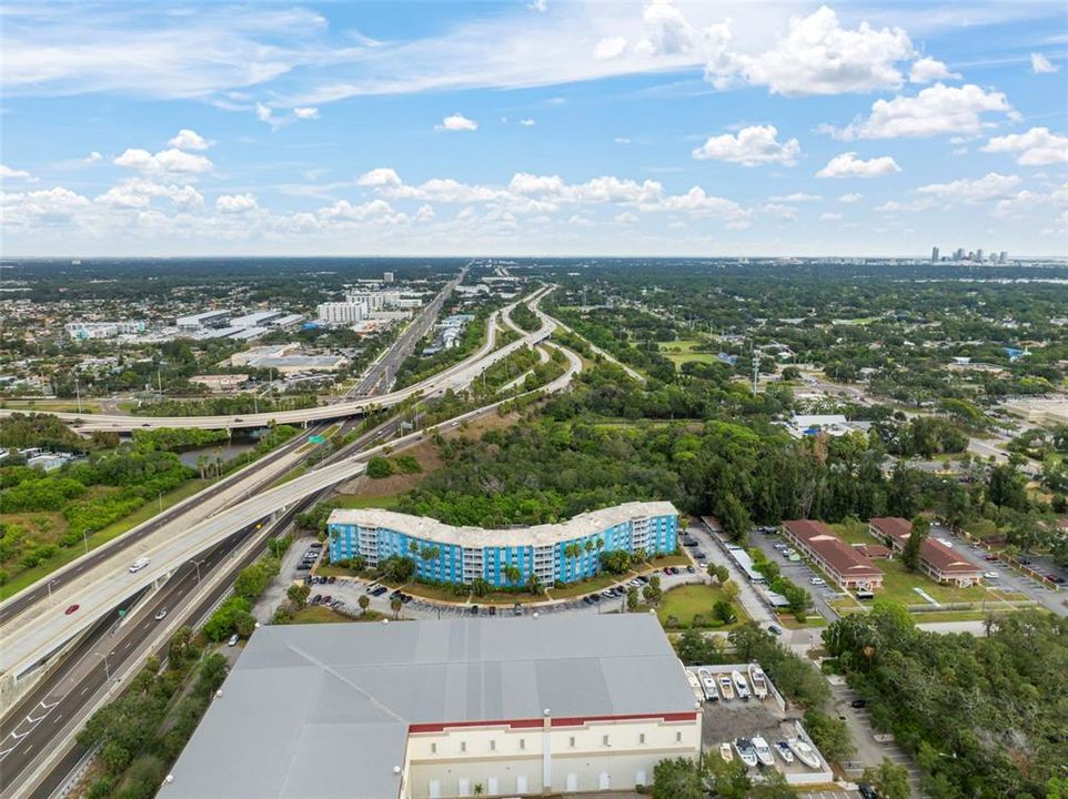 For Sale: $76,900 (1 beds, 1 baths, 708 Square Feet)