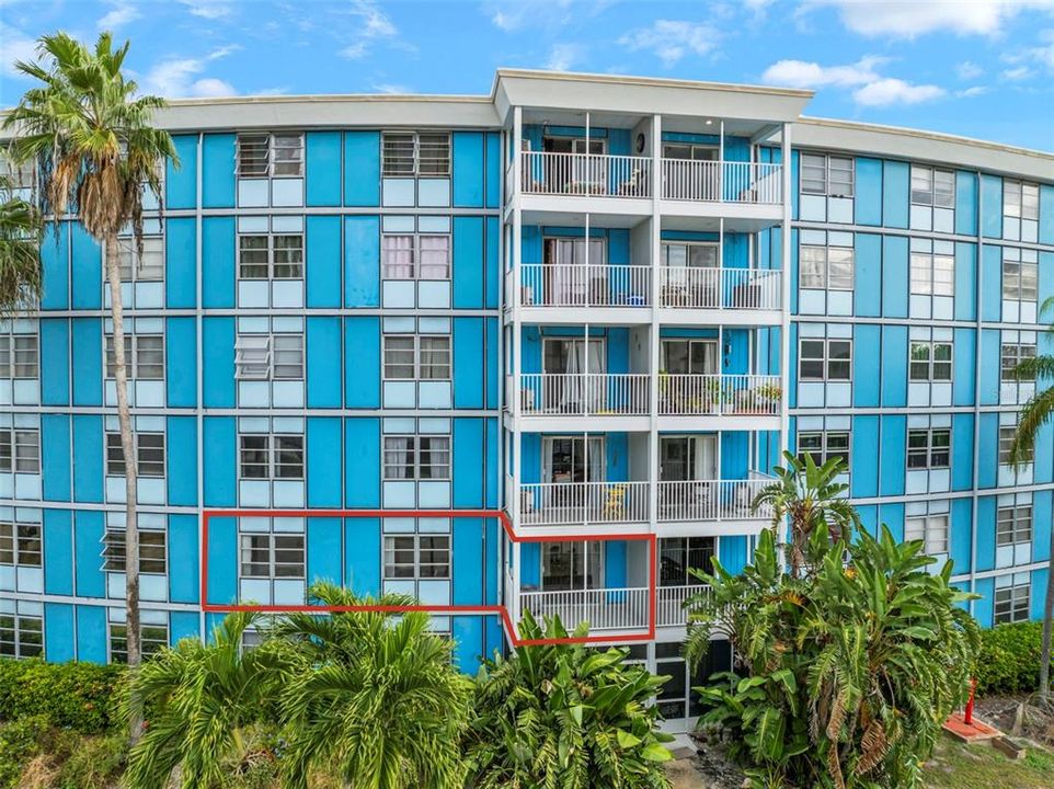 For Sale: $76,900 (1 beds, 1 baths, 708 Square Feet)