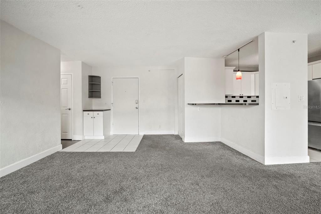 For Sale: $76,900 (1 beds, 1 baths, 708 Square Feet)