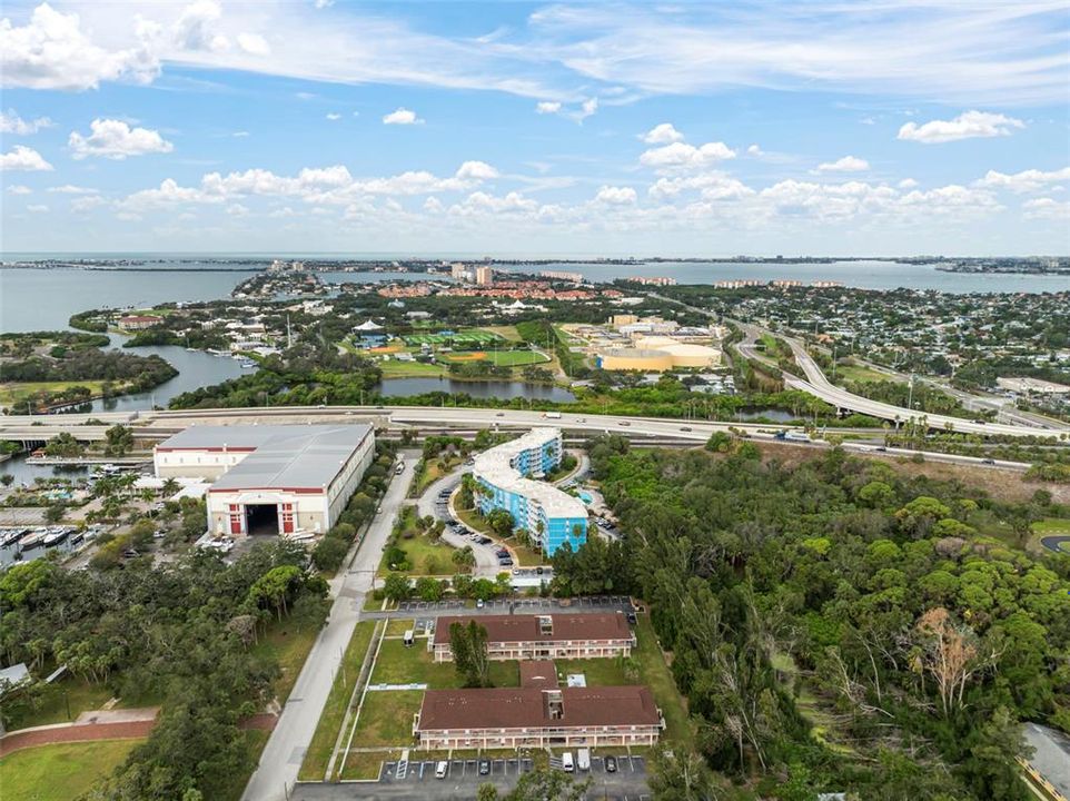 For Sale: $76,900 (1 beds, 1 baths, 708 Square Feet)