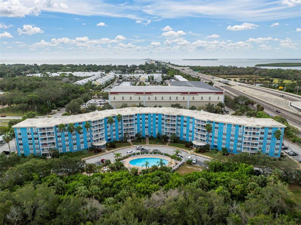 For Sale: $76,900 (1 beds, 1 baths, 708 Square Feet)