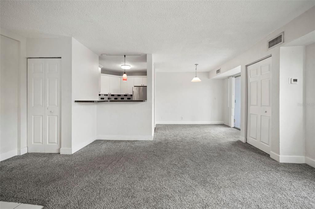 For Sale: $76,900 (1 beds, 1 baths, 708 Square Feet)