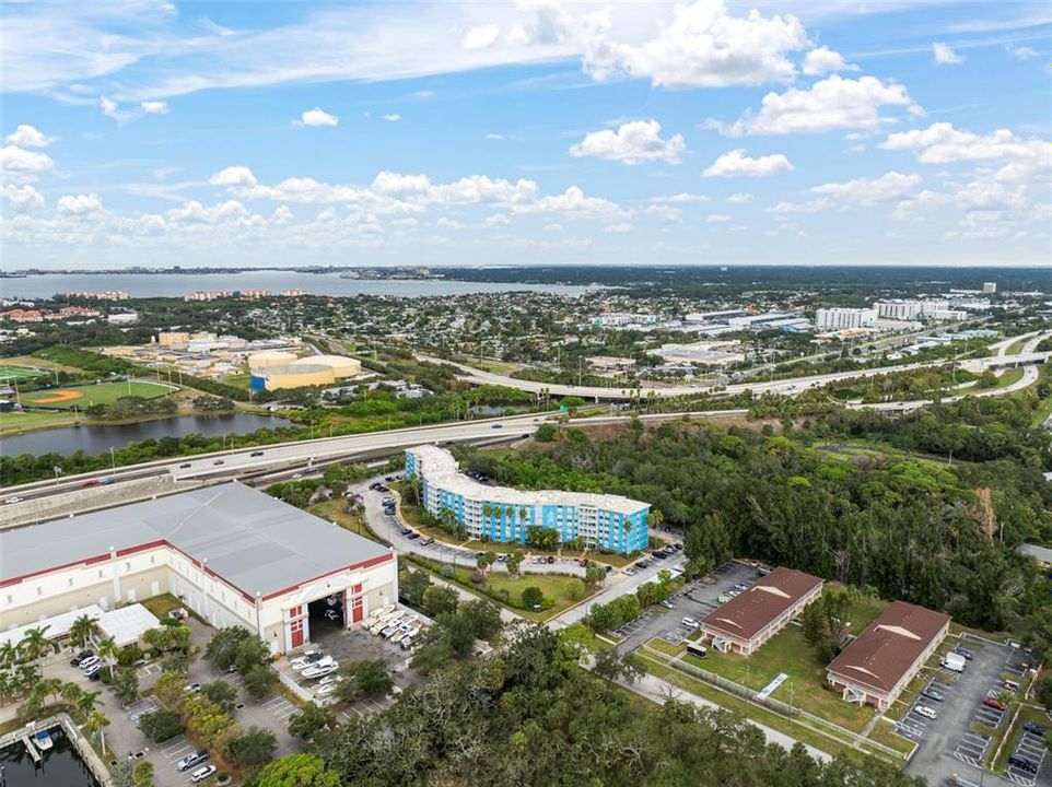 For Sale: $76,900 (1 beds, 1 baths, 708 Square Feet)